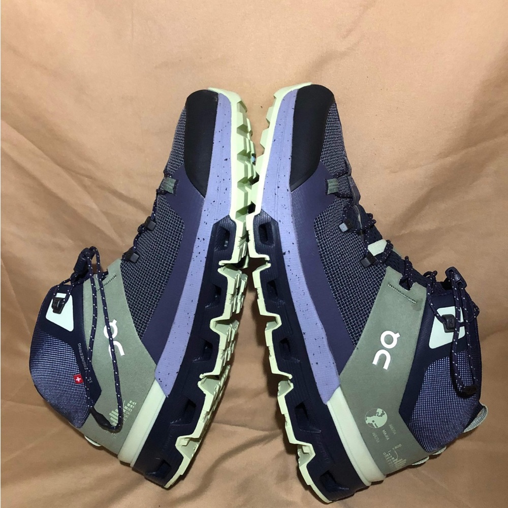 On Cloudtrax Water Repellent Hiking Shoe - Picture 10 of 14